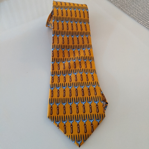 Authentic Gucci tie - Picture 1 of 5